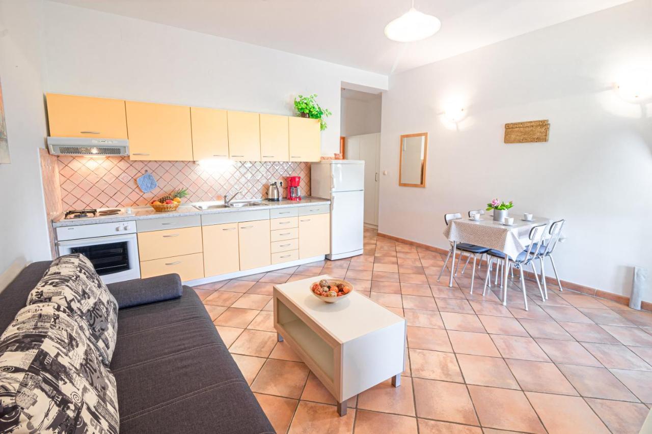 Apartments Sandra คอร์นิช ภายนอก รูปภาพ