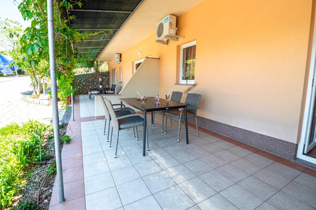 Apartments Sandra คอร์นิช ภายนอก รูปภาพ