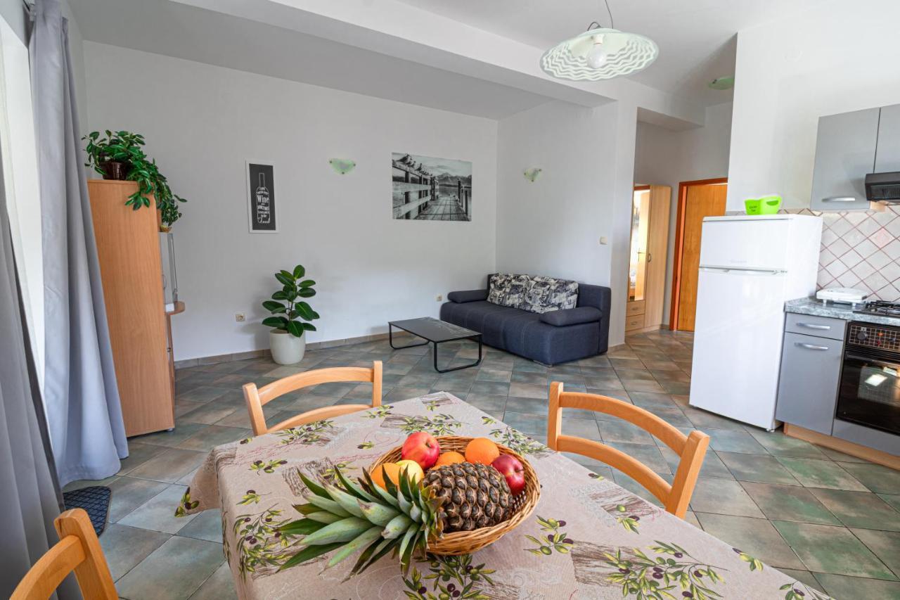 Apartments Sandra คอร์นิช ภายนอก รูปภาพ