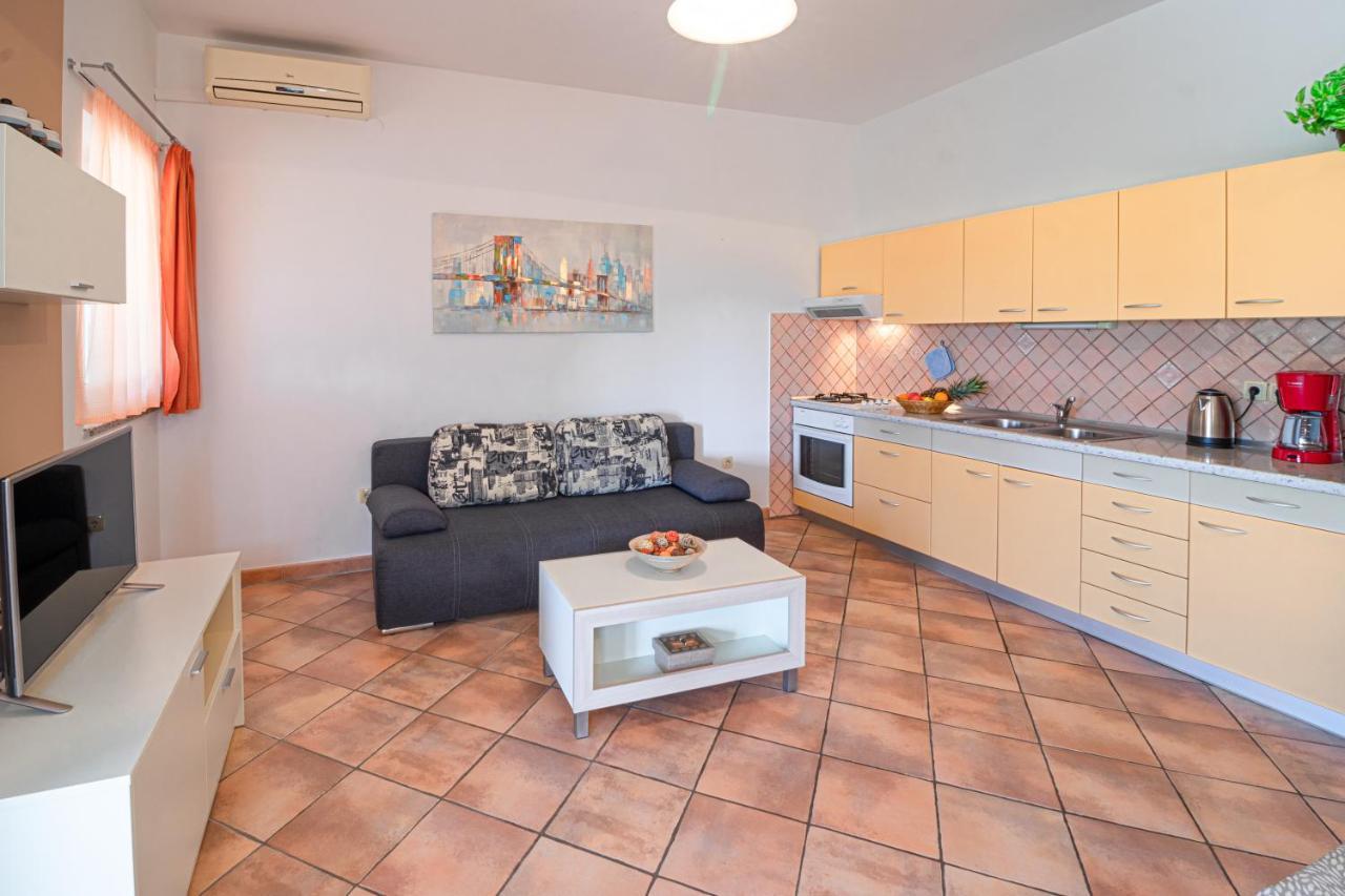 Apartments Sandra คอร์นิช ภายนอก รูปภาพ